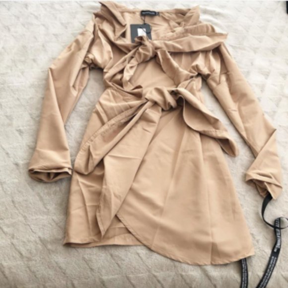 BEIGE DRESS - Picture 2 of 3